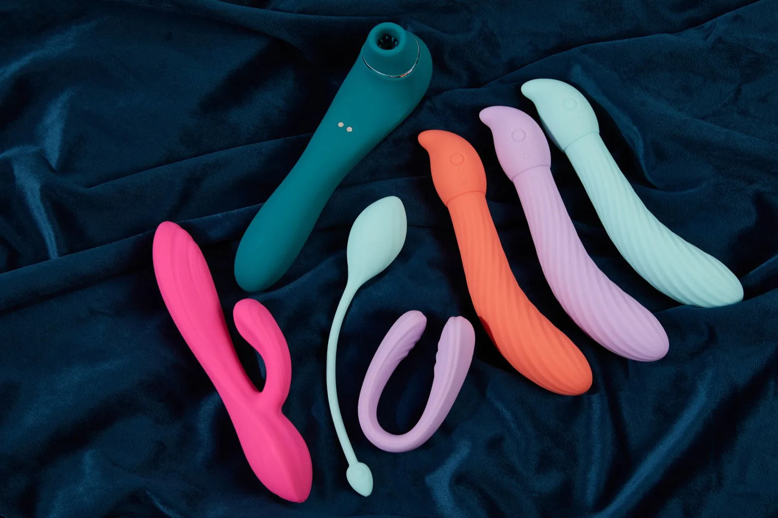 How Interactive Toys Work on Shemale Cam Sites